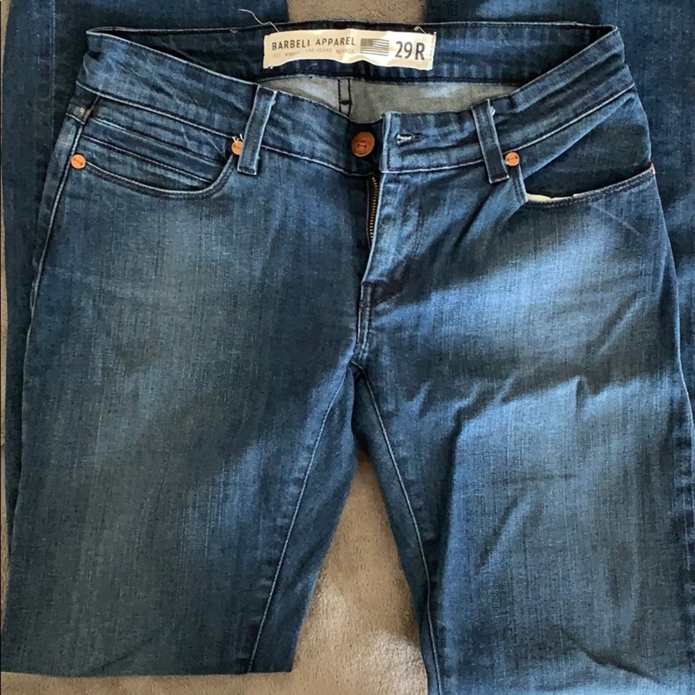 29R barbell bootcut jeans. No holes. Great jeans!